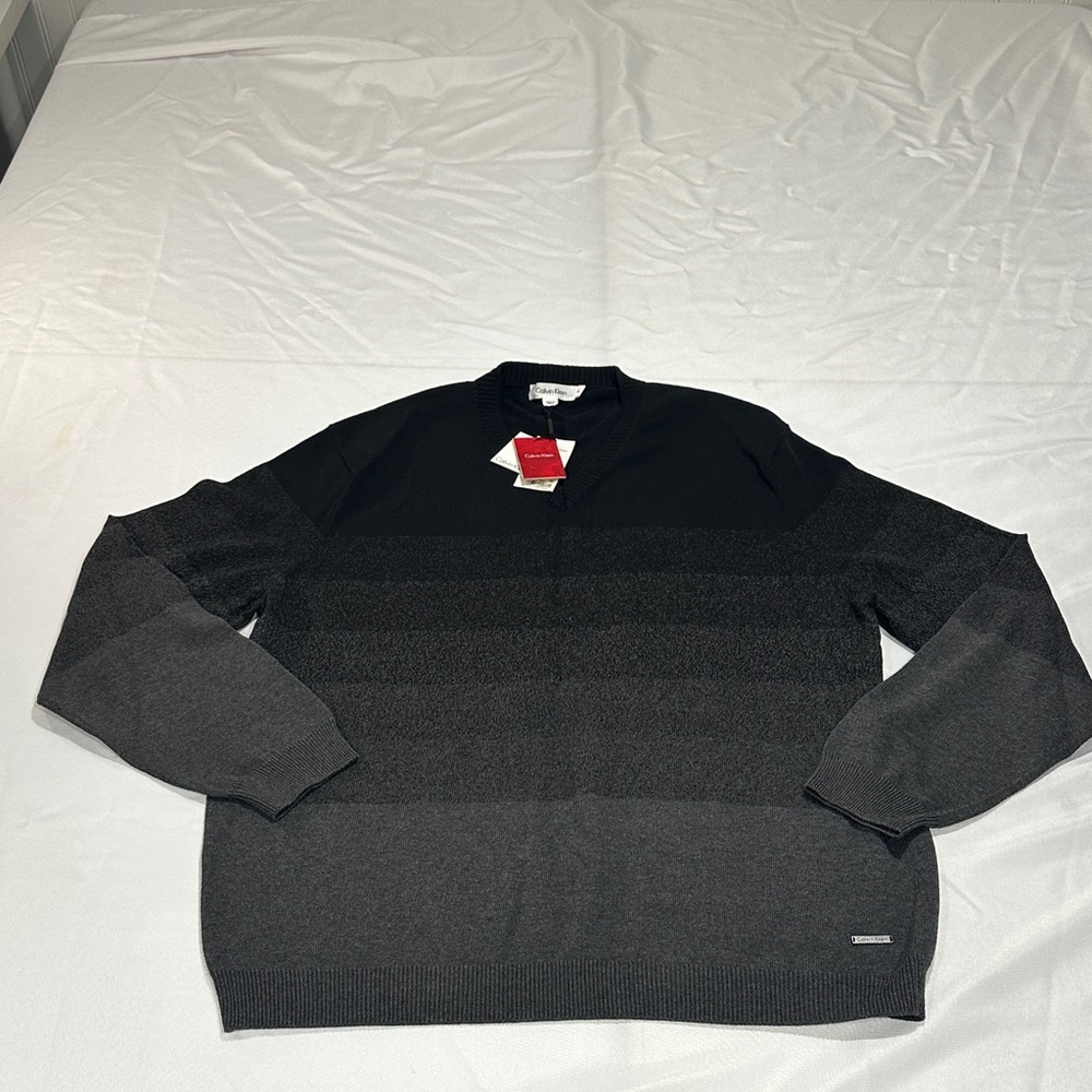Black and grey sweater By Calvin Klein (349)